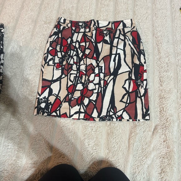 Ann Taylor Dresses & Skirts - Ann Taylor Red and Black Floral Mini Skirt